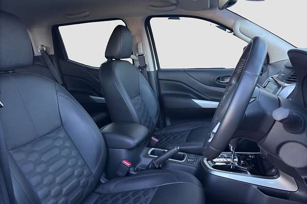 2023 Nissan Navara ST-X D23