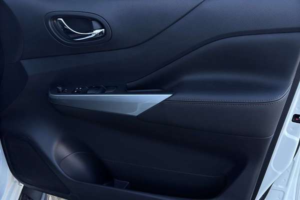 2023 Nissan Navara ST-X D23