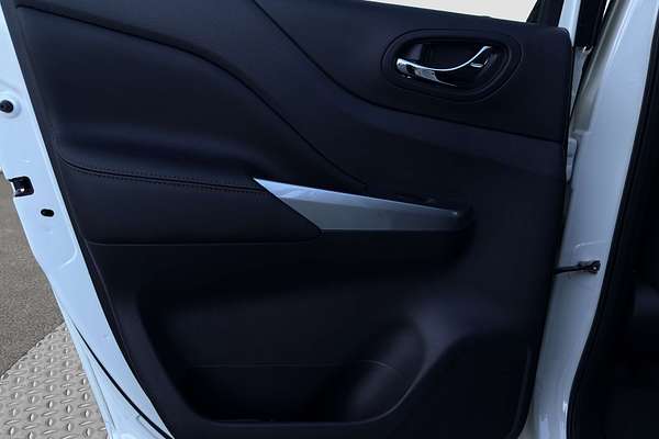 2023 Nissan Navara ST-X D23