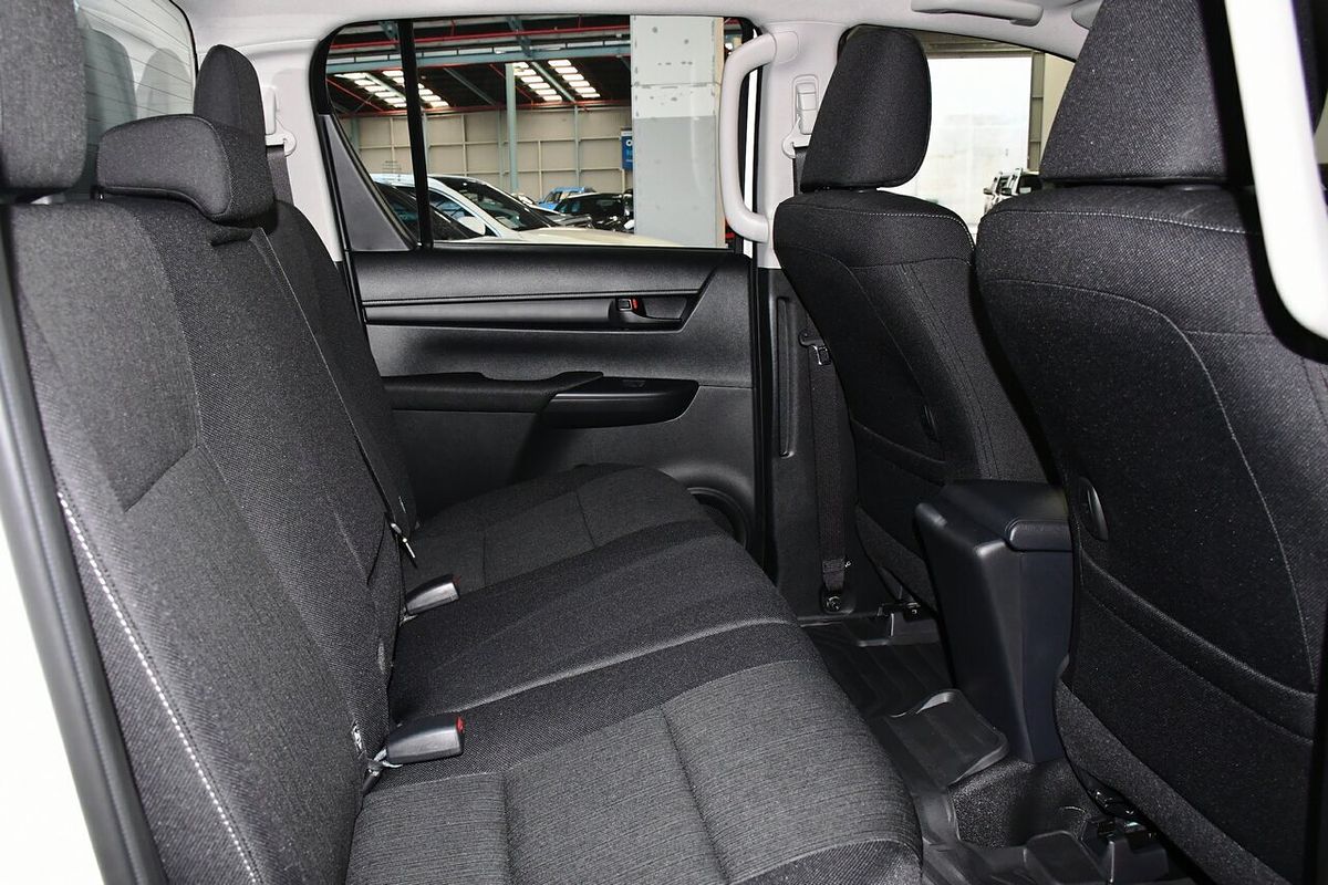 2025 Toyota Hilux SR GUN126R 4X4