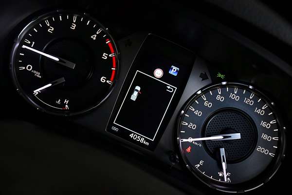 2025 Toyota Hilux SR GUN126R 4X4
