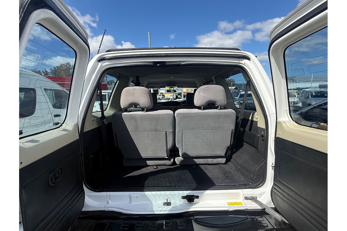 2016 Nissan Patrol ST Y61