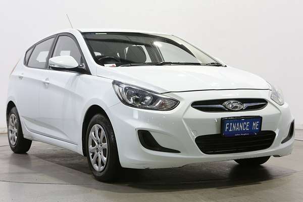 2014 Hyundai Accent Active RB2