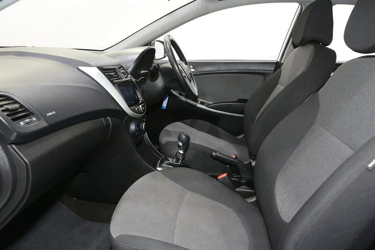 2014 Hyundai Accent Active RB2