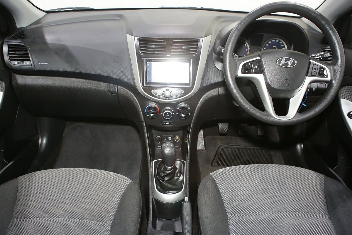 2014 Hyundai Accent Active RB2