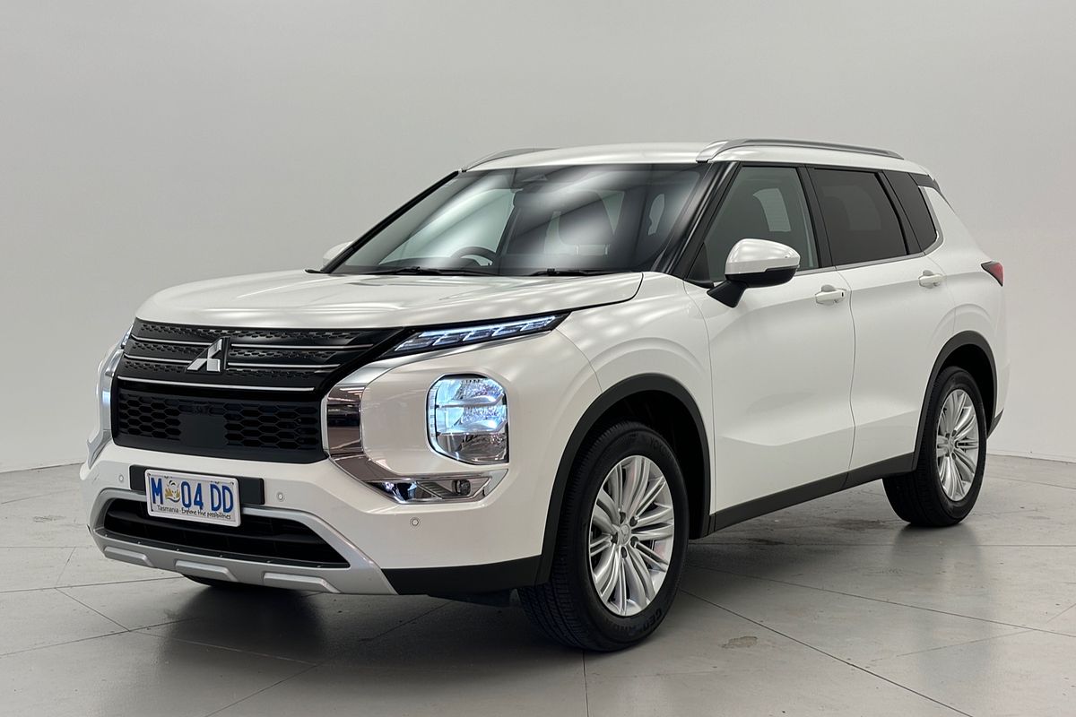 2024 Mitsubishi Outlander LS ZM