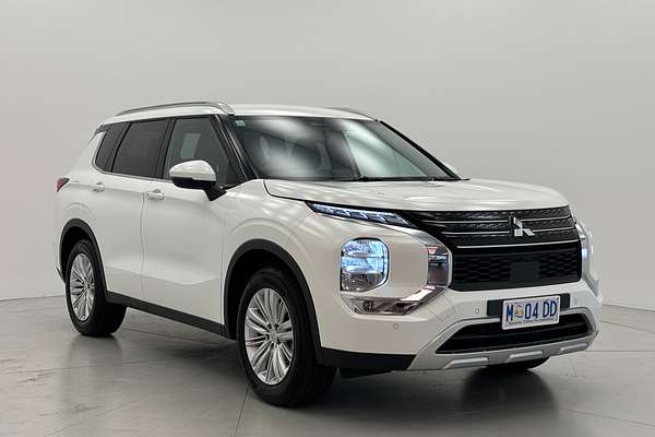 2024 Mitsubishi Outlander LS ZM