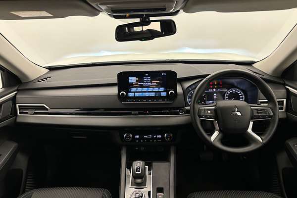 2024 Mitsubishi Outlander LS ZM