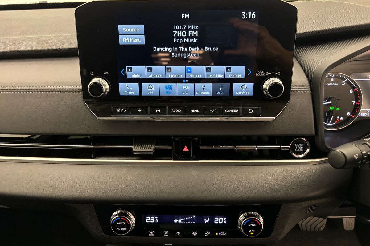 2024 Mitsubishi Outlander LS ZM