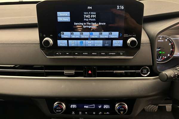 2024 Mitsubishi Outlander LS ZM