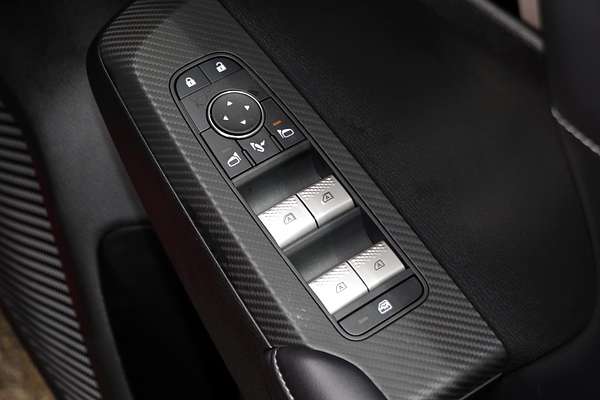 2024 Mitsubishi Outlander Black Edition ZM