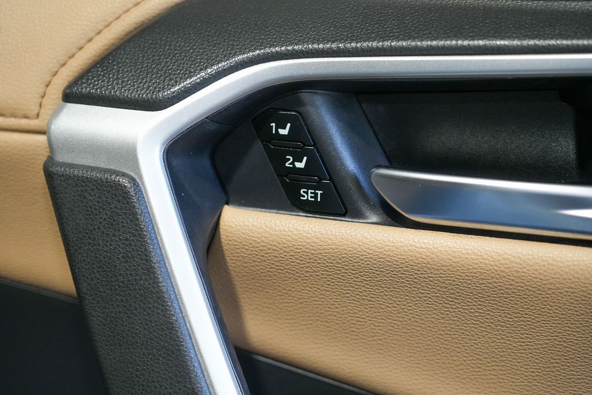 2020 Toyota RAV4 Cruiser AXAH52R