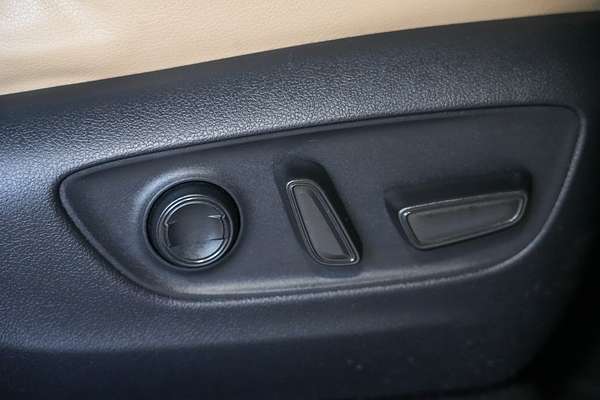 2020 Toyota RAV4 Cruiser AXAH52R