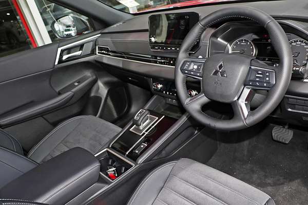 2024 Mitsubishi Outlander Black Edition ZM