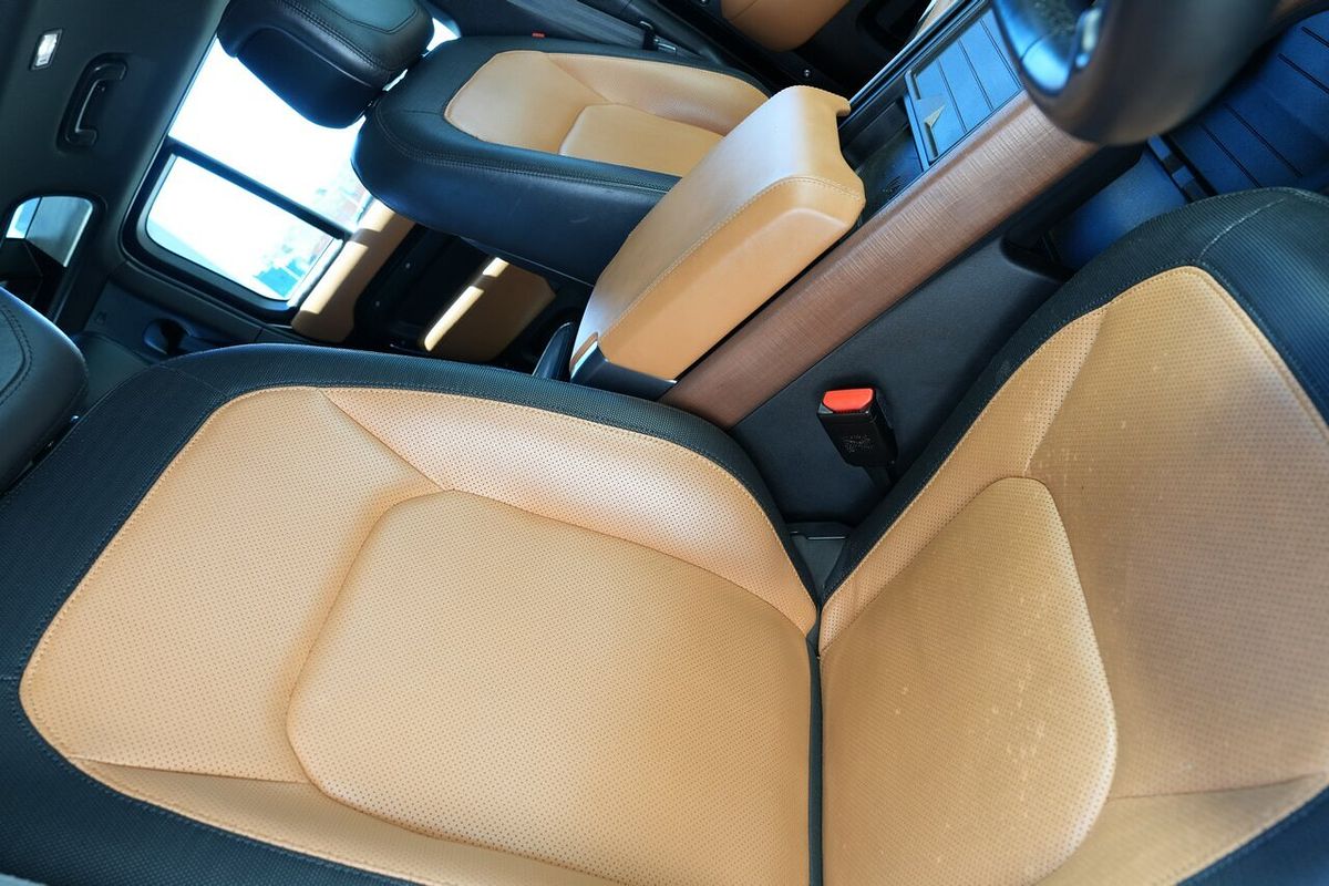 2022 Land Rover Defender 110 D300 X-Dynamic HSE L663