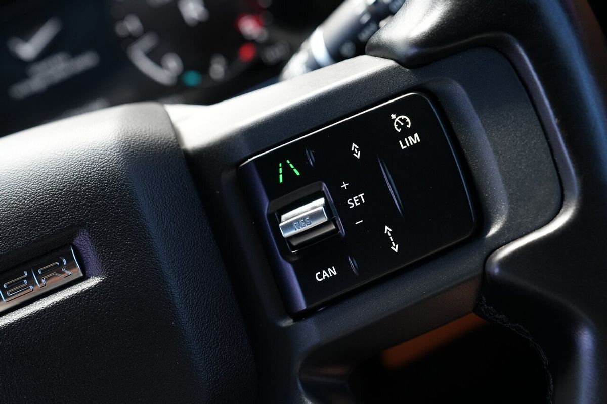 2022 Land Rover Defender 110 D300 X-Dynamic HSE L663