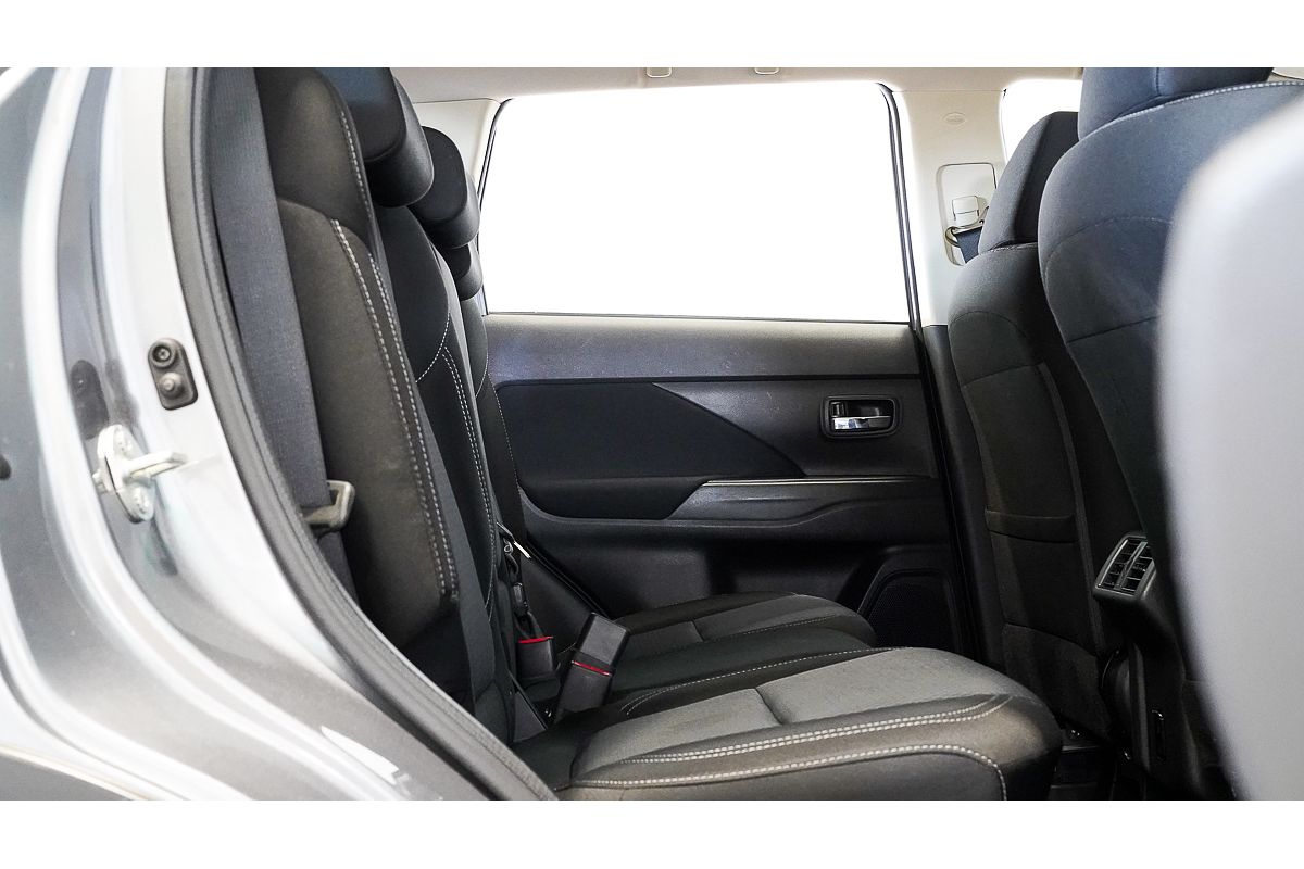 2021 Mitsubishi Outlander ES ZL