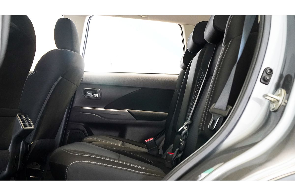 2021 Mitsubishi Outlander ES ZL