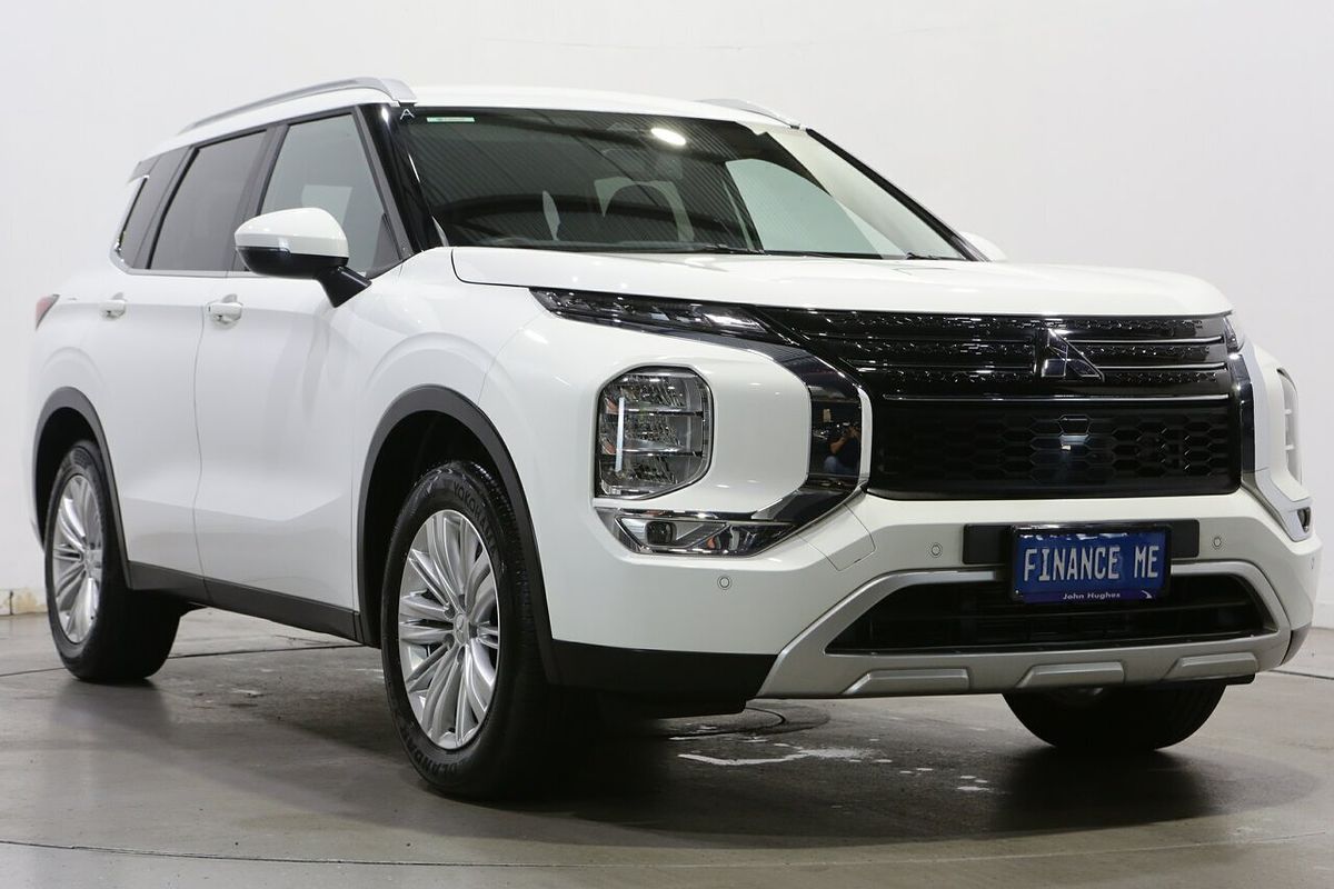 2024 Mitsubishi Outlander LS ZM