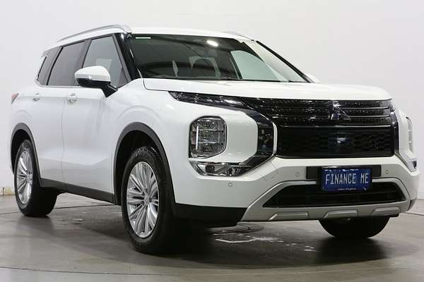 2024 Mitsubishi Outlander LS ZM