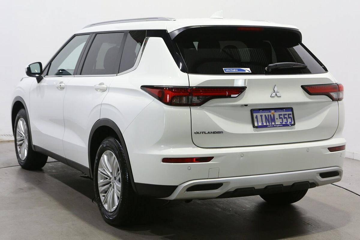2024 Mitsubishi Outlander LS ZM
