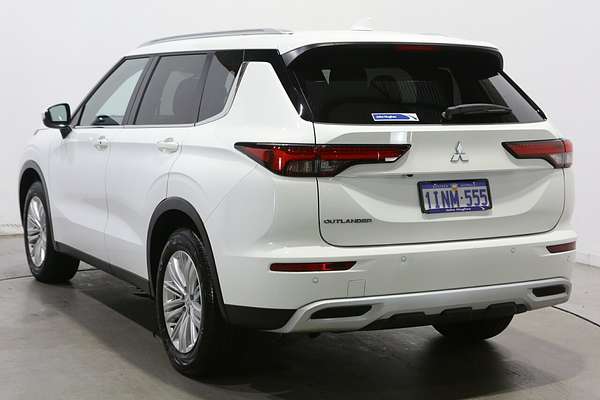 2024 Mitsubishi Outlander LS ZM