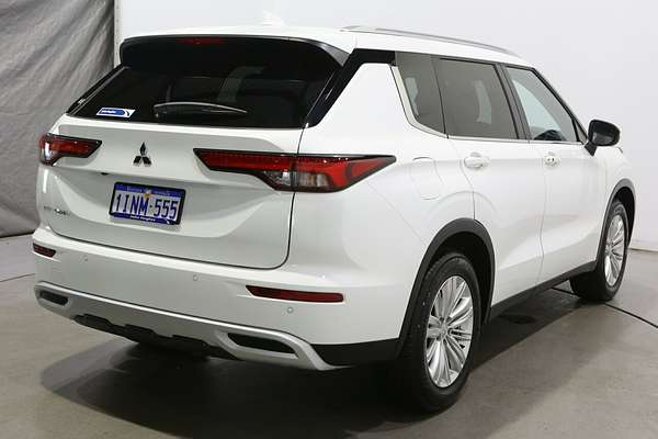 2024 Mitsubishi Outlander LS ZM