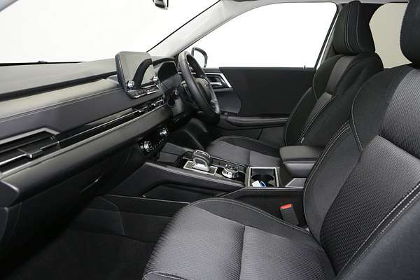 2024 Mitsubishi Outlander LS ZM