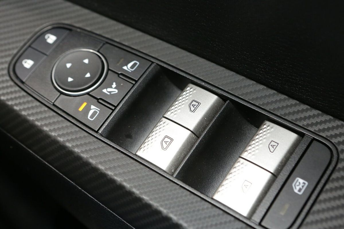 2024 Mitsubishi Outlander LS ZM