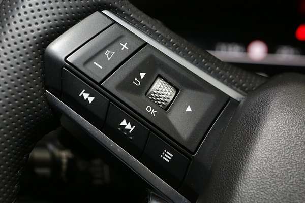 2024 Mitsubishi Outlander LS ZM