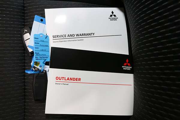 2024 Mitsubishi Outlander LS ZM