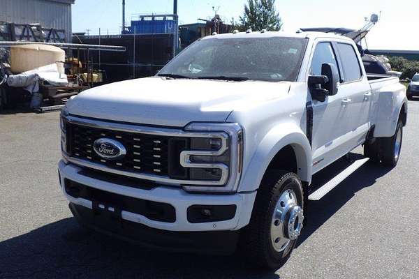 2025 Ford F450 Platinum 4X4