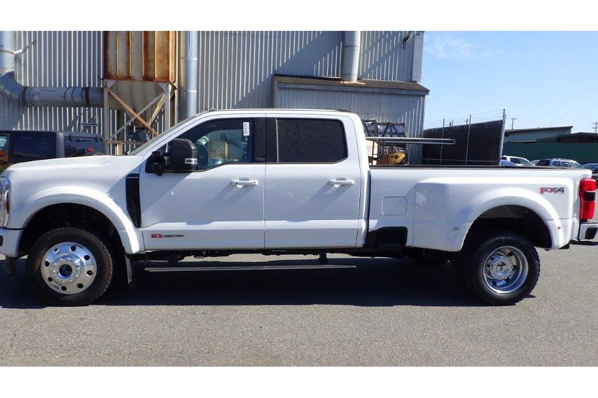 2025 Ford F450 Platinum 4X4