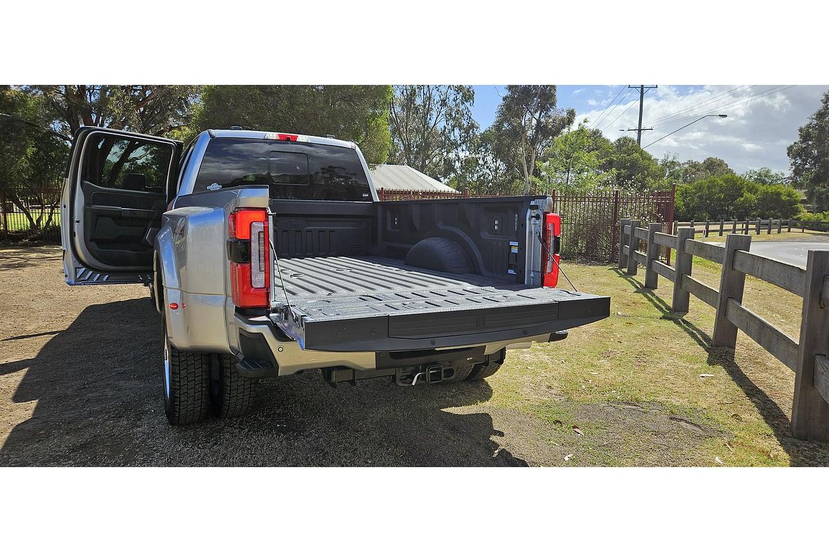 2025 Ford F450 Platinum 4X4