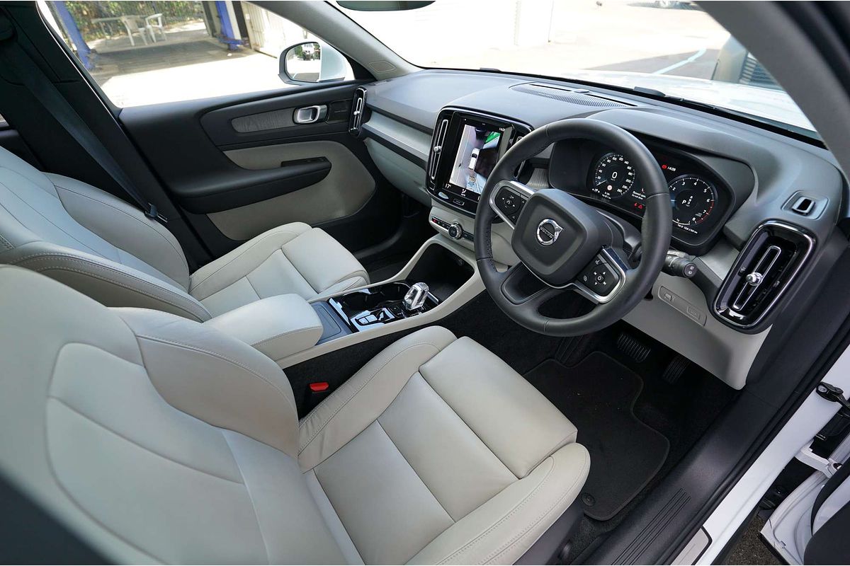 2022 Volvo XC40 XC40 T4 INSCRIPTION (AWD) 536AK830