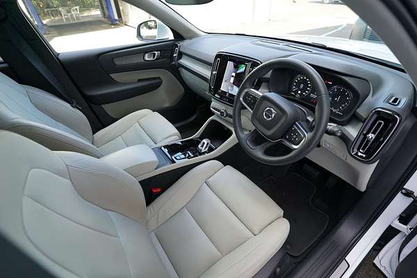 2022 Volvo XC40 XC40 T4 INSCRIPTION (AWD) 536AK830