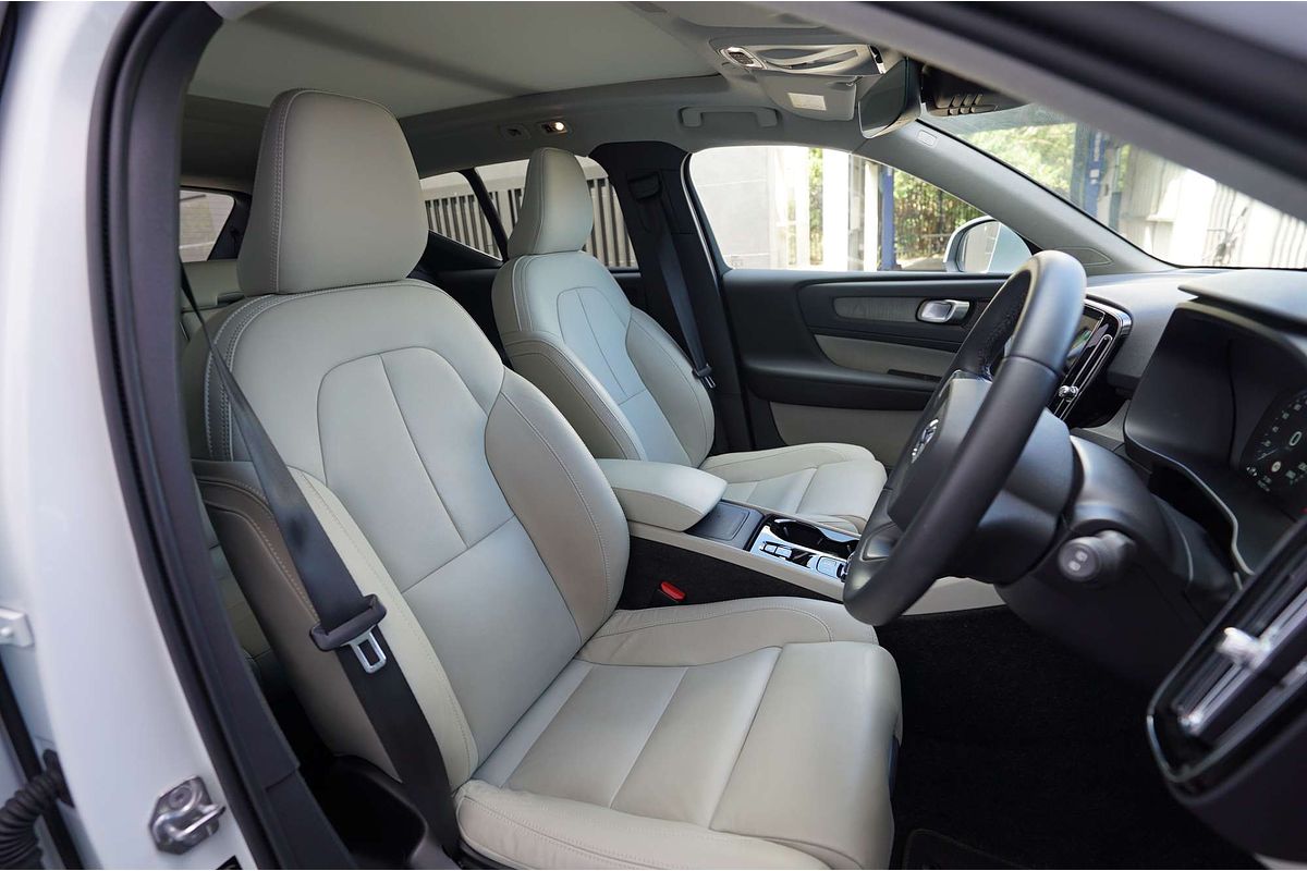 2022 Volvo XC40 XC40 T4 INSCRIPTION (AWD) 536AK830