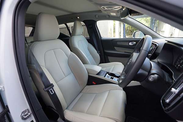 2022 Volvo XC40 XC40 T4 INSCRIPTION (AWD) 536AK830