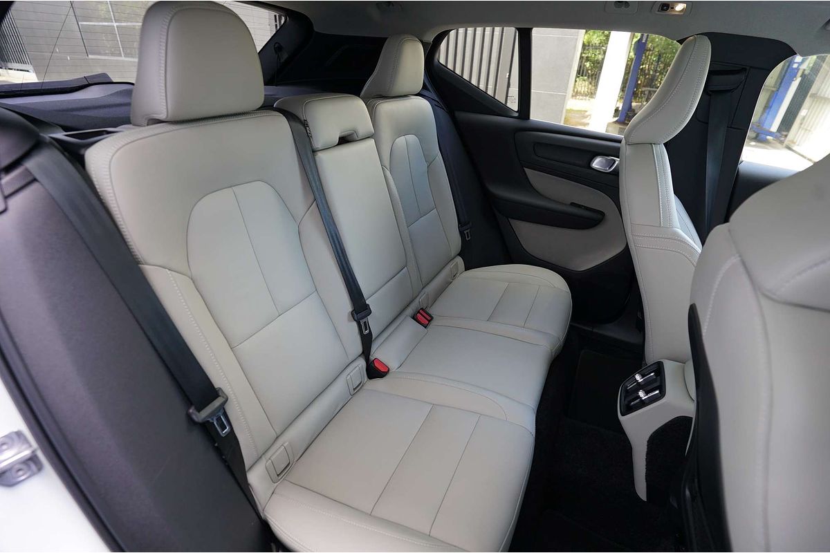 2022 Volvo XC40 XC40 T4 INSCRIPTION (AWD) 536AK830