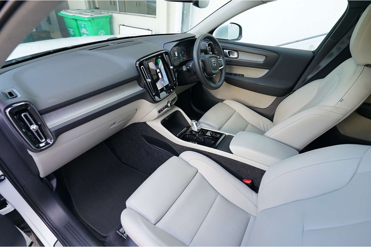 2022 Volvo XC40 XC40 T4 INSCRIPTION (AWD) 536AK830