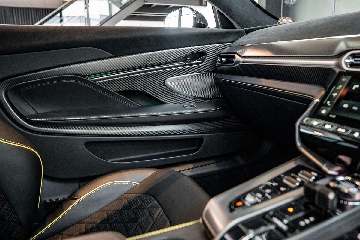 2025 Aston Martin Vanquish