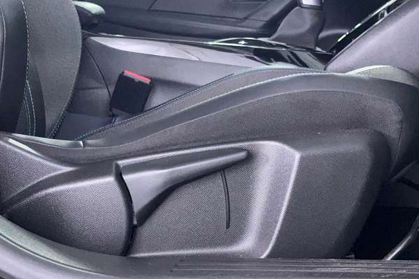 2021 Peugeot 2008 Allure P24