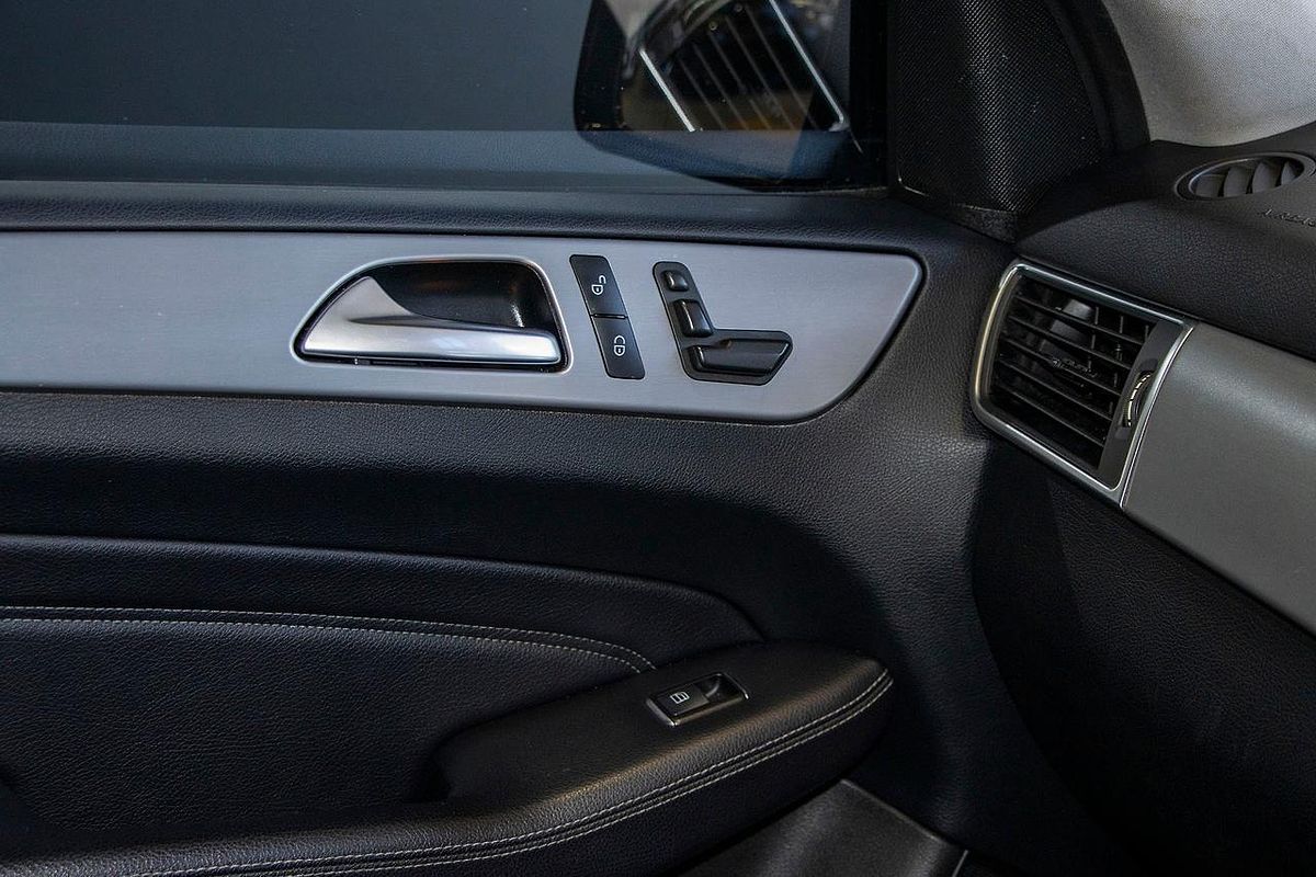 2012 Mercedes-Benz M-Class ML250 BlueTEC W166