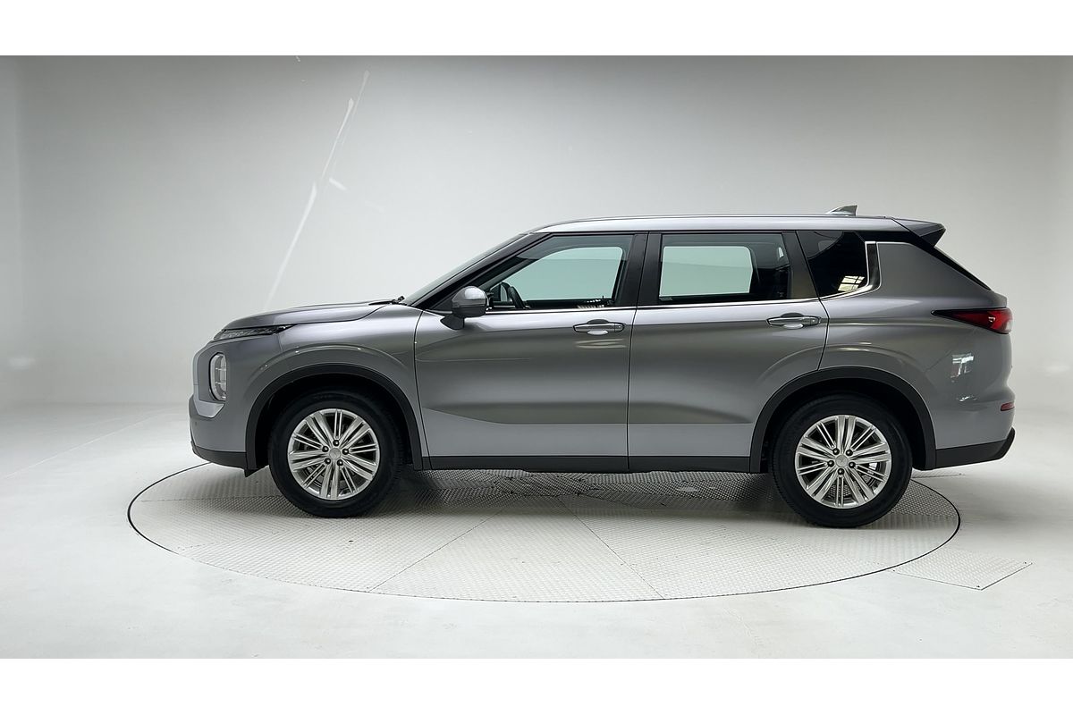 2021 Mitsubishi Outlander ES ZM