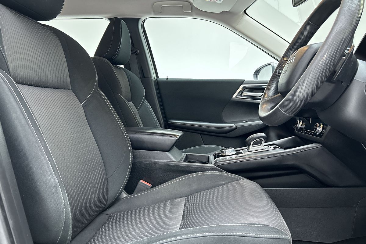 2021 Mitsubishi Outlander ES ZM