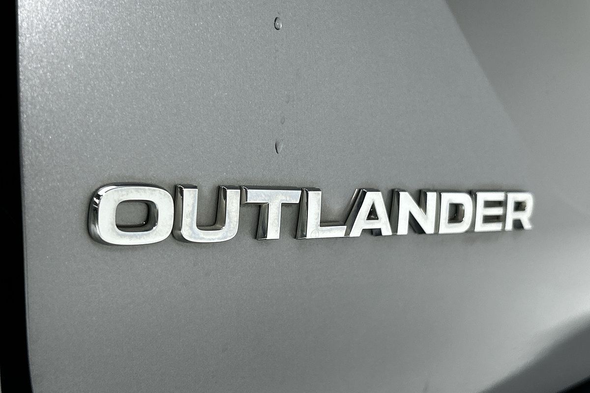 2021 Mitsubishi Outlander ES ZM