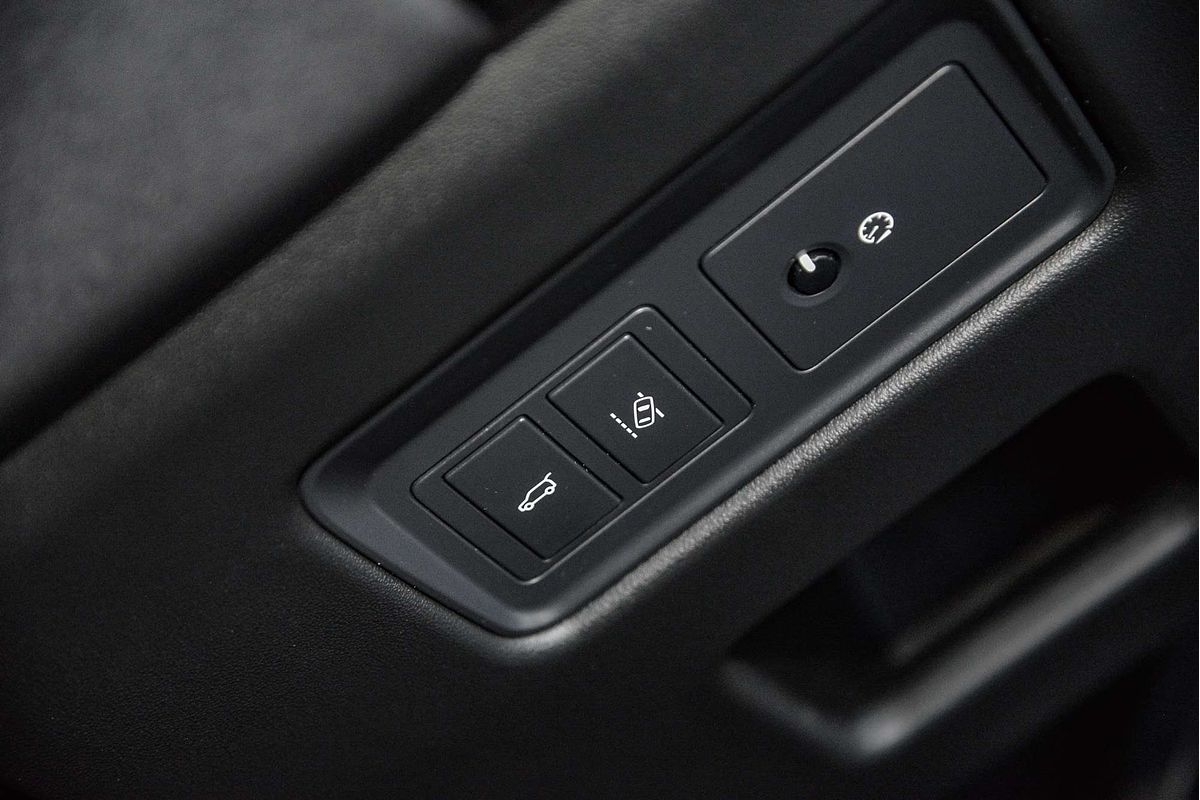 2018 Land Rover Discovery SD4 HSE (177kW) MY18