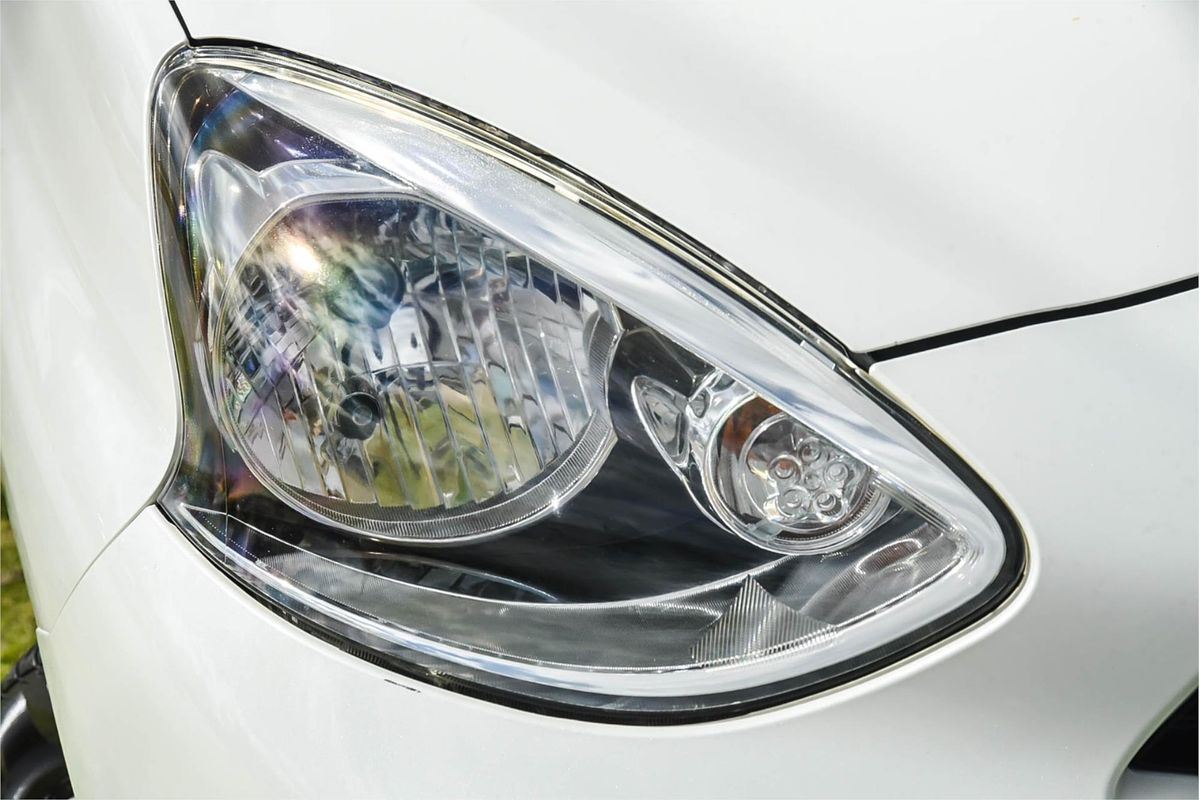 2015 Nissan Micra ST K13