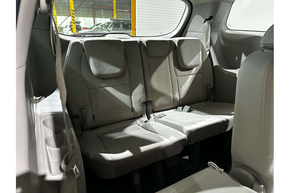 2015 Kia Carnival S YP