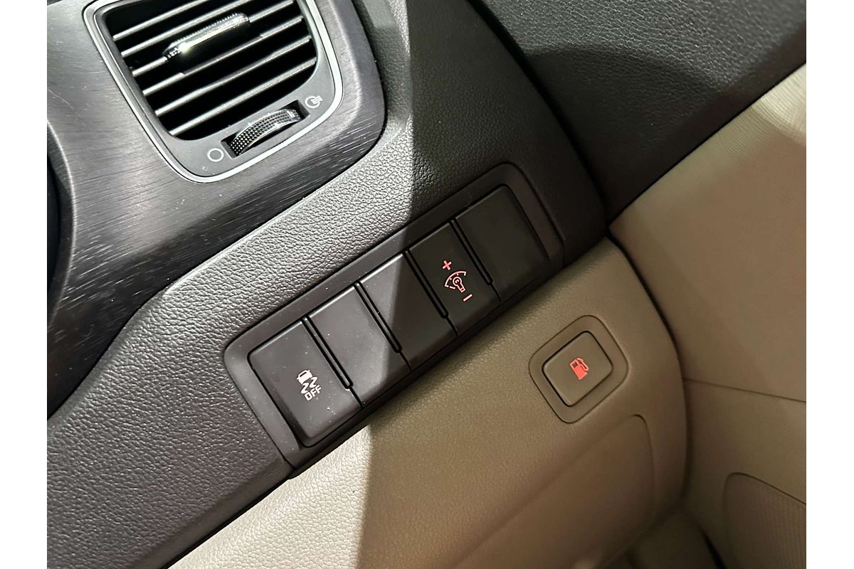 2015 Kia Carnival S YP